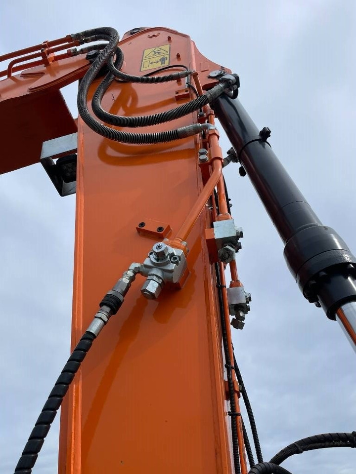 Tekerlekli ekskavatör Doosan DX 165 W: fotoğraf 12