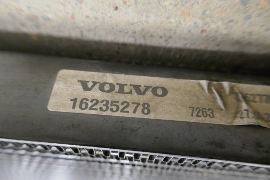 Volvo L180 HL kondensor voe16235278 - Radyatör - İş makinaları: fotoğraf 2 Volvo L180 HL kondensor voe16235278 - Radyatör - İş makinaları: fotoğraf 2