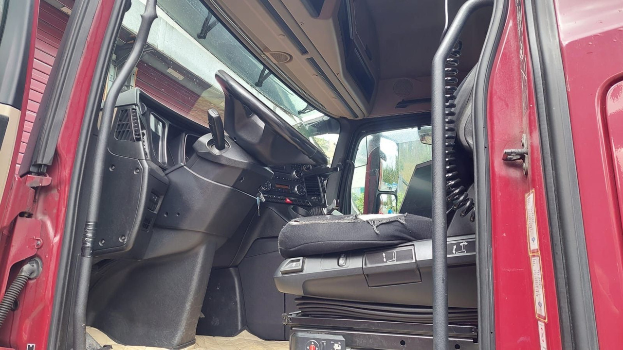 Çekici Mercedes-Benz Actros 1848 4x2, E6,Lowliner,verstellbare Sattel: fotoğraf 9
