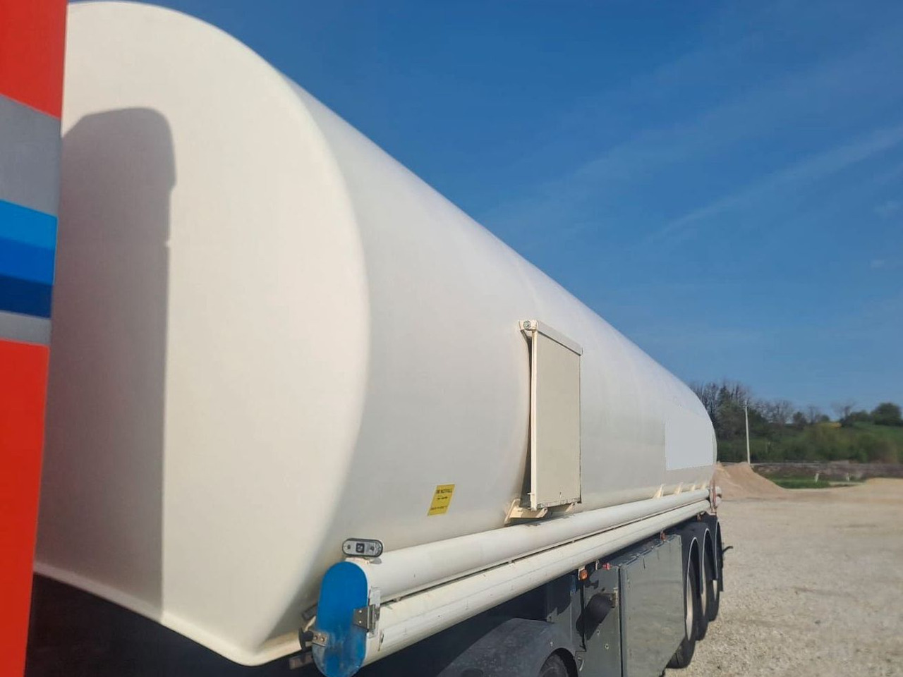 Schrader ADR, Treibstoff Diesel/Benzin, 4 Kammern, Sening Schrader ADR, Treibstoff Diesel/Benzin, 4 Kammern, Sening - Tanker dorse: fotoğraf 2 Schrader ADR, Treibstoff Diesel/Benzin, 4 Kammern, Sening Schrader ADR, Treibstoff Diesel/Benzin, 4 Kammern, Sening - Tanker dorse: fotoğraf 2