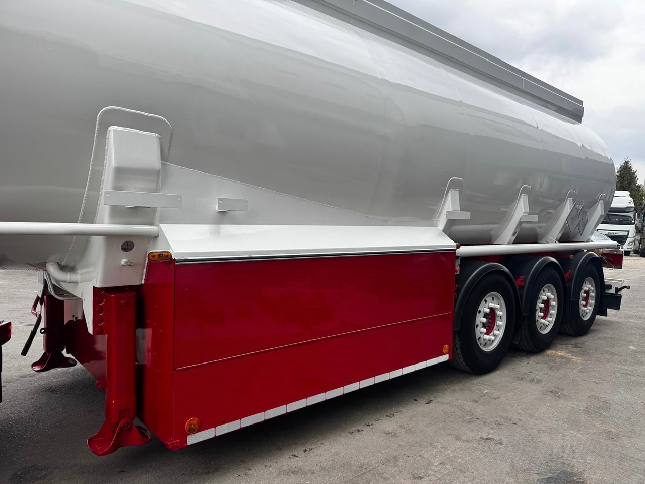 Tanker dorse Schwarzmüller TS 3/E ADR, 6 Kammern Treibstoff Fuel: fotoğraf 6