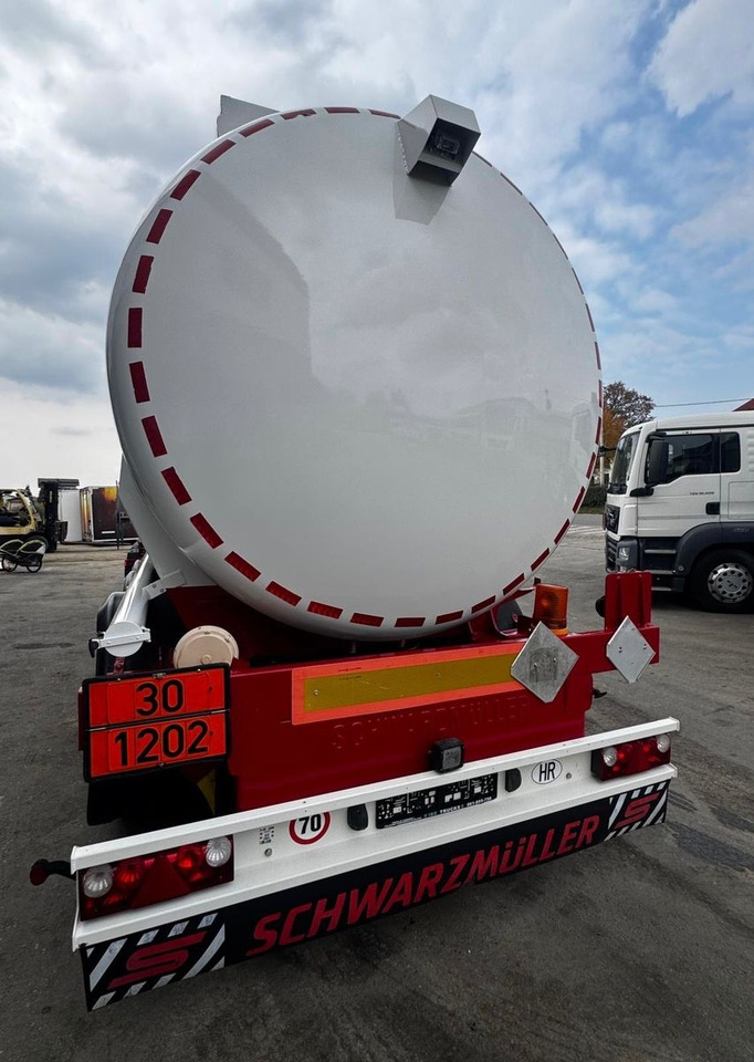 Tanker dorse Schwarzmüller TS 3/E ADR, 6 Kammern Treibstoff Fuel: fotoğraf 9