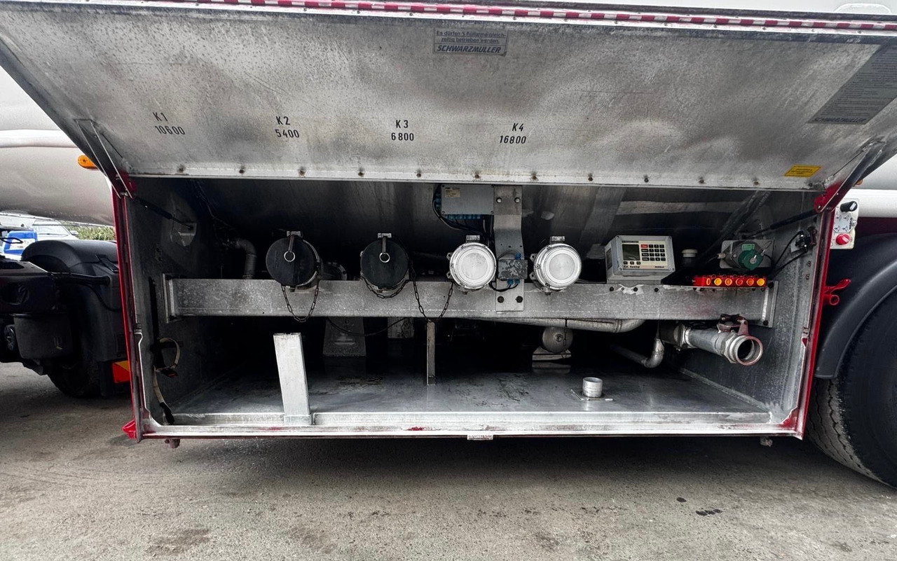 Tanker dorse Schwarzmüller TS 3/E ADR, 6 Kammern Treibstoff Fuel: fotoğraf 13