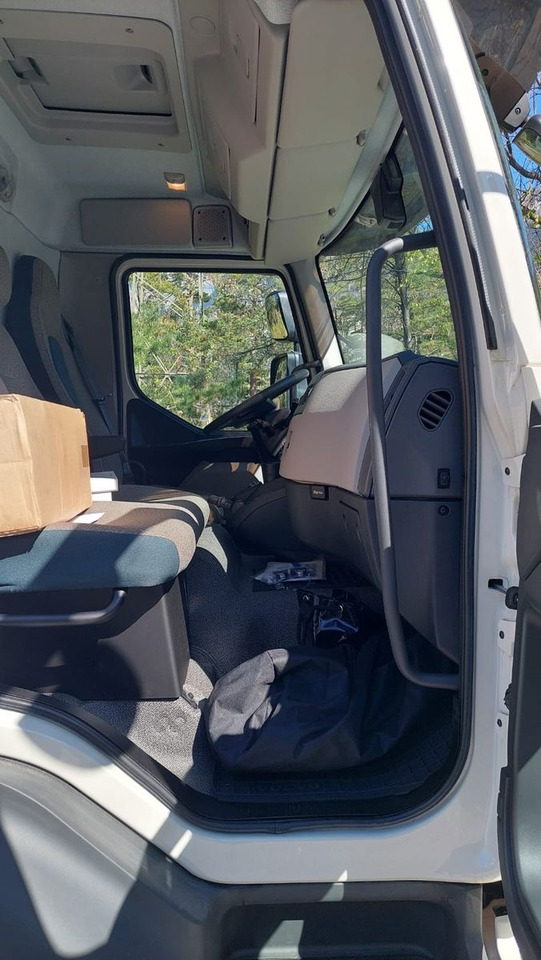 Volvo FL280 4x2, E6, Wohnwagen + 2 Pferdeplaetze Volvo FL280 4x2, E6, 7.40m Chassis, Fahrgestell finansal kiralama Volvo FL280 4x2, E6, Wohnwagen + 2 Pferdeplaetze Volvo FL280 4x2, E6, 7.40m Chassis, Fahrgestell: fotoğraf 11