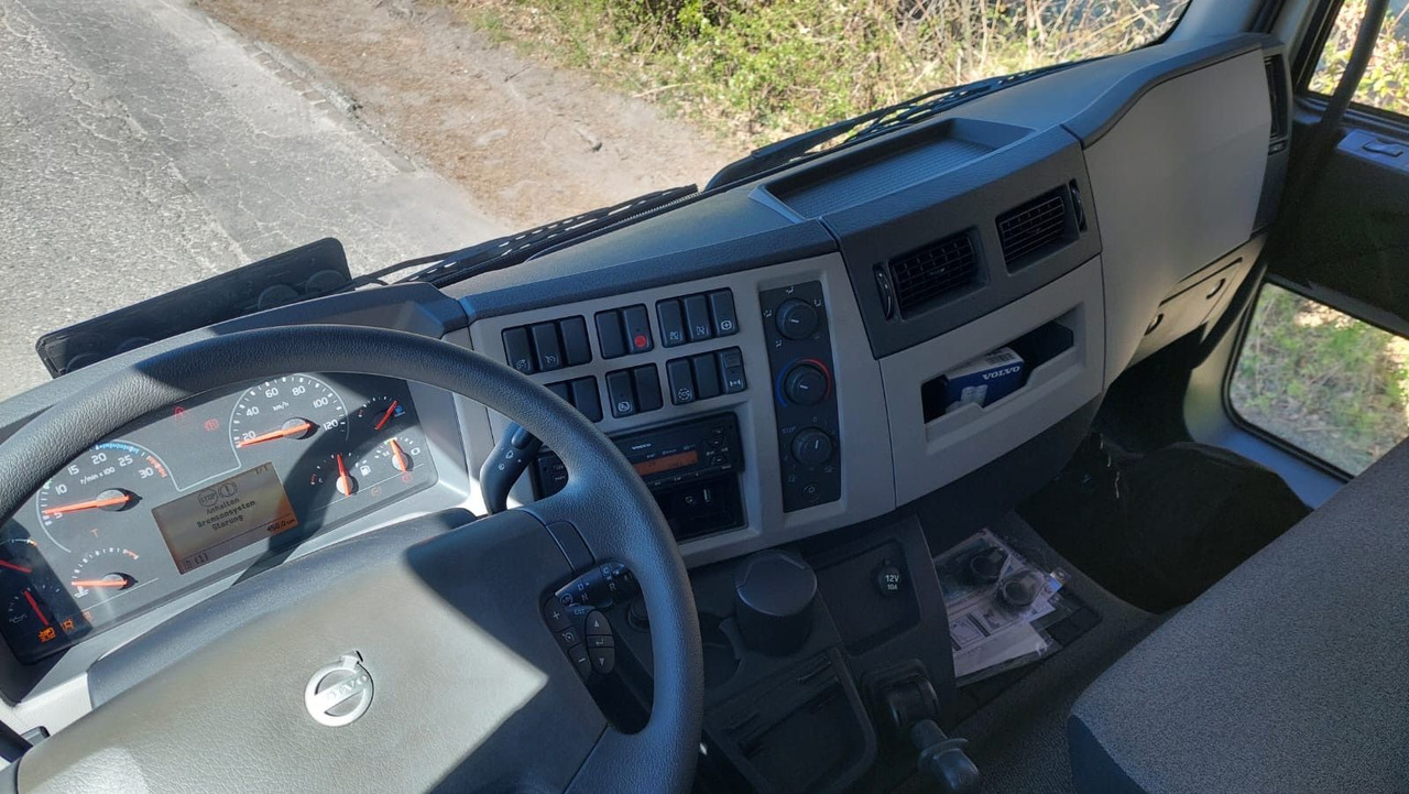 Volvo FL280 4x2, E6, Wohnwagen + 2 Pferdeplaetze Volvo FL280 4x2, E6, 7.40m Chassis, Fahrgestell finansal kiralama Volvo FL280 4x2, E6, Wohnwagen + 2 Pferdeplaetze Volvo FL280 4x2, E6, 7.40m Chassis, Fahrgestell: fotoğraf 14