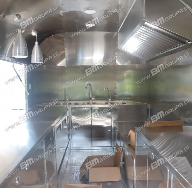 AIR STREAM ! - Imbissanhänger ! Verkaufsanhänger, - Food Truck Imbiswagen , EDELSTAL ! 3,8 M - Büfe karavan: fotoğraf 4 AIR STREAM ! - Imbissanhänger ! Verkaufsanhänger, - Food Truck Imbiswagen , EDELSTAL ! 3,8 M - Büfe karavan: fotoğraf 4