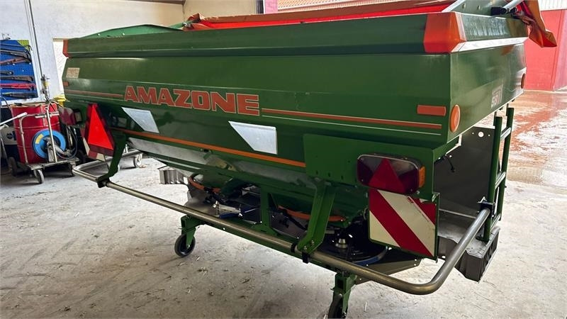 Amazone ZAM 3000 Z-AM 3000 Ultra - Gübresi serpme makinesi: fotoğraf 5 Amazone ZAM 3000 Z-AM 3000 Ultra - Gübresi serpme makinesi: fotoğraf 5