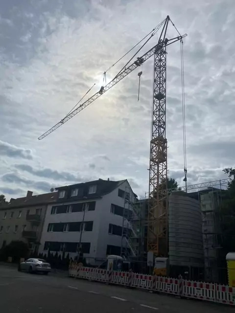 2015 Liebherr 81K - Kendi kendini kuran kule vinç: fotoğraf 1 2015 Liebherr 81K - Kendi kendini kuran kule vinç: fotoğraf 1