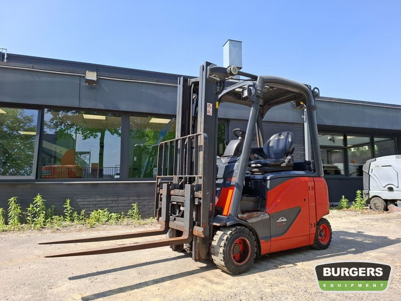 Linde E20PH - Elektrikli forklift: fotoğraf 1 Linde E20PH - Elektrikli forklift: fotoğraf 1