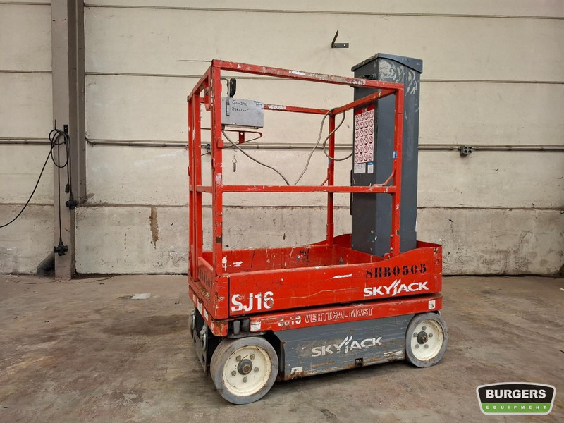 Skyjack SJ16 - Dikey platform: fotoğraf 1 Skyjack SJ16 - Dikey platform: fotoğraf 1