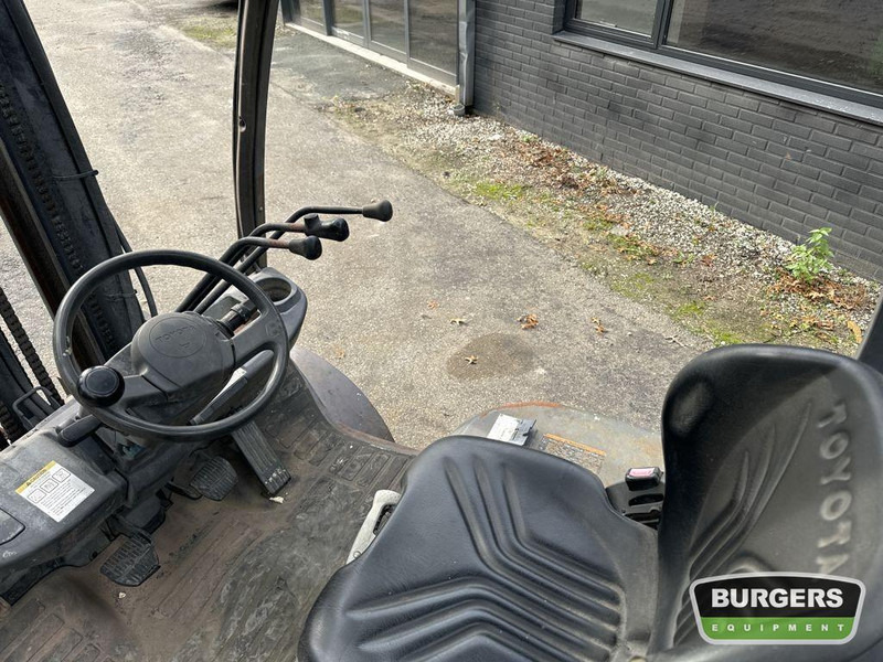 Toyota 8FDF25 - Dizel forklift: fotoğraf 5 Toyota 8FDF25 - Dizel forklift: fotoğraf 5