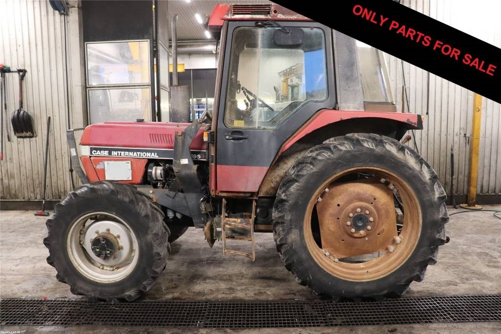 Case IH 595 XL Dismantled: only spare parts - Traktör: fotoğraf 1 Case IH 595 XL Dismantled: only spare parts - Traktör: fotoğraf 1