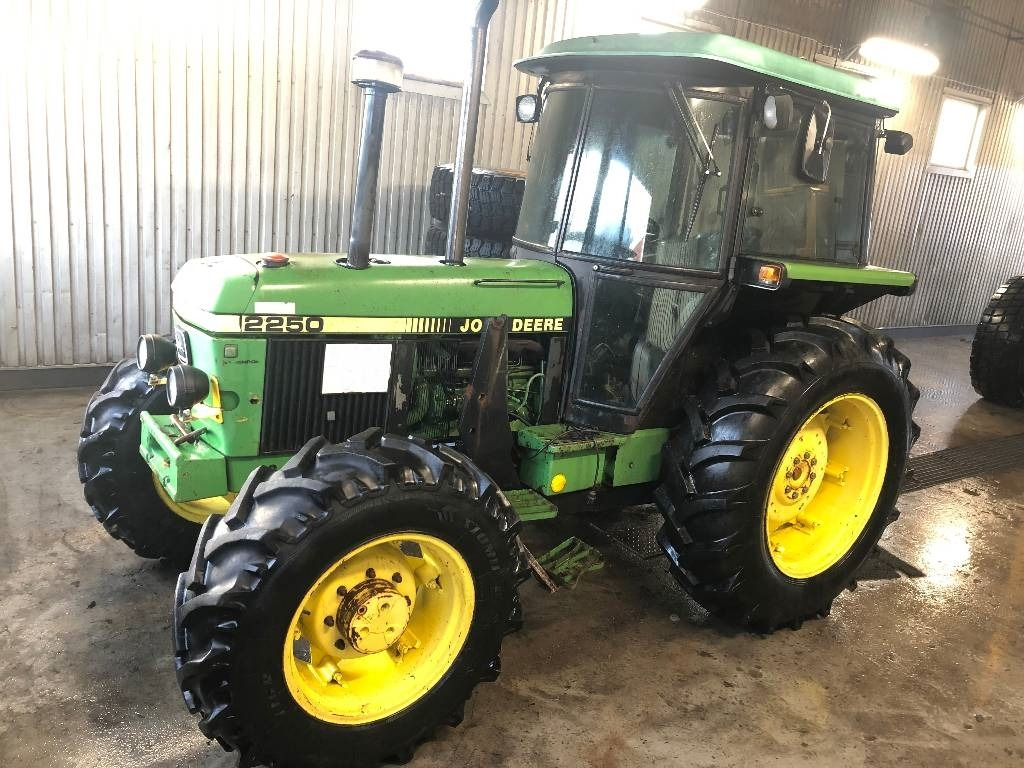 John Deere 2250 Dismantled for spare parts - Traktör: fotoğraf 1 John Deere 2250 Dismantled for spare parts - Traktör: fotoğraf 1