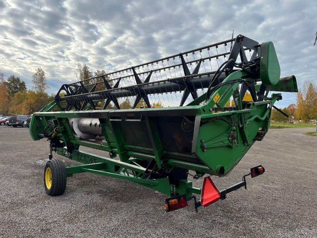 John Deere 622R Skärbord / Header 20 fot till JD T550 i  - Hasat makinesi aksesuarları: fotoğraf 5 John Deere 622R Skärbord / Header 20 fot till JD T550 i  - Hasat makinesi aksesuarları: fotoğraf 5