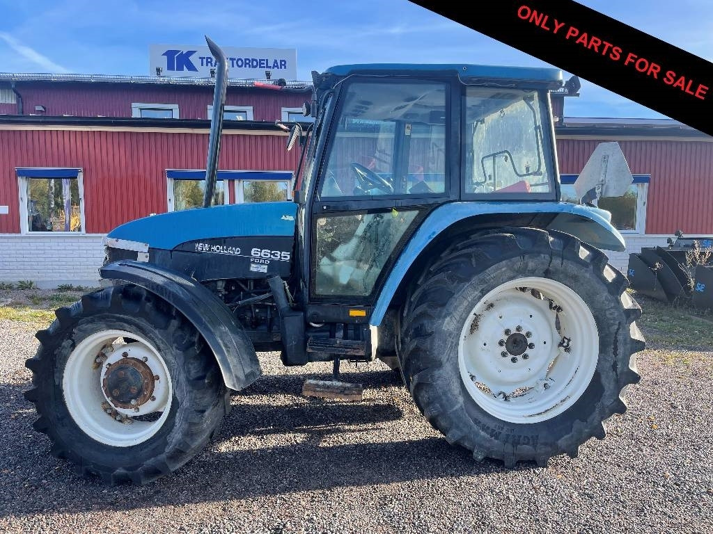New Holland 6635 Dismantled: only spare parts - Traktör: fotoğraf 1 New Holland 6635 Dismantled: only spare parts - Traktör: fotoğraf 1