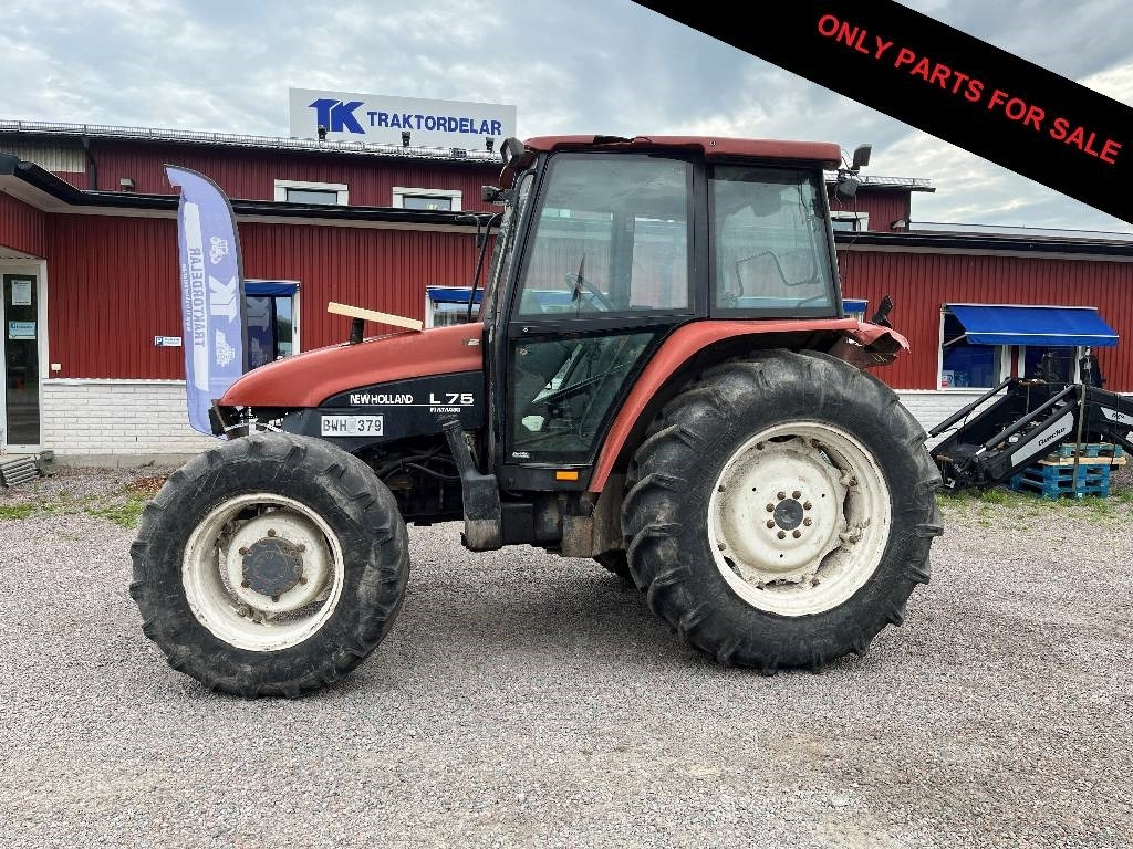 New Holland L 75 Dismantled: only spare parts - Traktör: fotoğraf 1 New Holland L 75 Dismantled: only spare parts - Traktör: fotoğraf 1