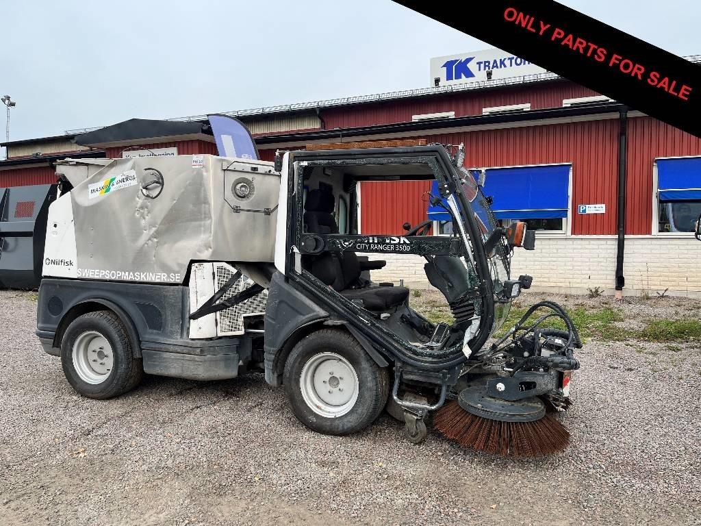 Nilfisk 3500 City Ranger Dismantled: only spare parts - Yol süpürme aracı: fotoğraf 1 Nilfisk 3500 City Ranger Dismantled: only spare parts - Yol süpürme aracı: fotoğraf 1