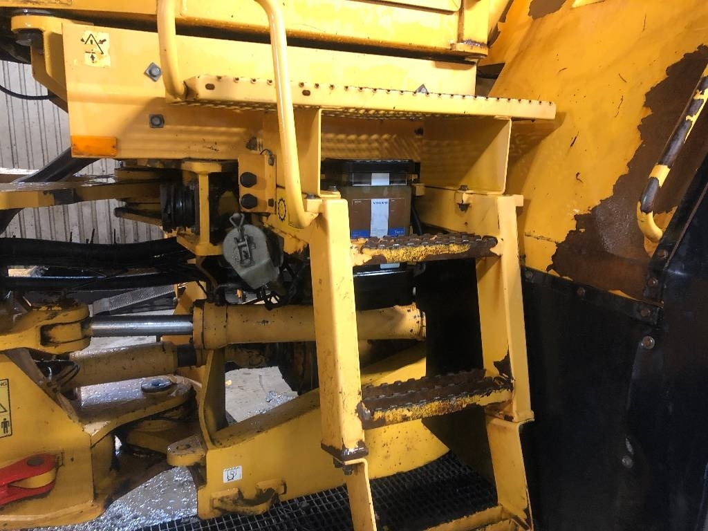 Tekerlekli yükleyici Volvo L 220 E Dismantled: only spare parts: fotoğraf 6 Tekerlekli yükleyici Volvo L 220 E Dismantled: only spare parts: fotoğraf 6