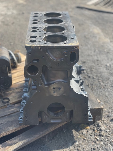 Blok Silnika Valmet Sisu 420 DR / 420 DSRE - Silindirler bloku - Tarım araçları: fotoğraf 3 Blok Silnika Valmet Sisu 420 DR / 420 DSRE - Silindirler bloku - Tarım araçları: fotoğraf 3