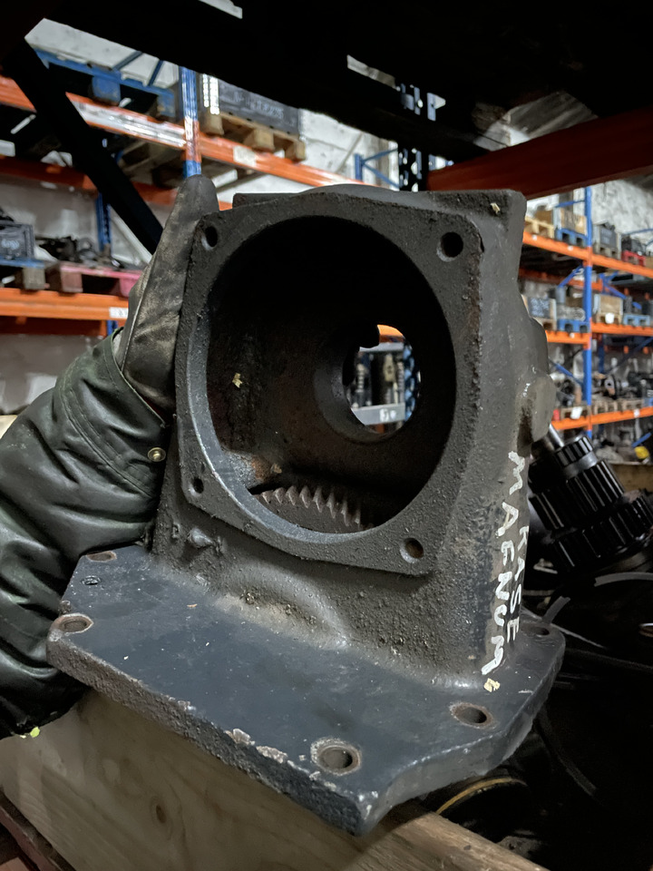 Case Magnum - obudowa napędu pompy hydraulicznej 84379688 - Hidrolik pompa - Tarım araçları: fotoğraf 1 Case Magnum - obudowa napędu pompy hydraulicznej 84379688 - Hidrolik pompa - Tarım araçları: fotoğraf 1