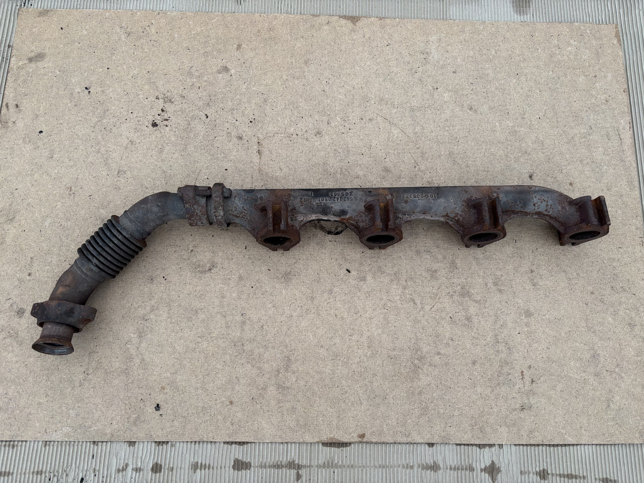 Claas LEXION 780 KOLEKTOR WYDECHOWY 5421420501 - Egzoz manifoldu - Biçerdöver: fotoğraf 1 Claas LEXION 780 KOLEKTOR WYDECHOWY 5421420501 - Egzoz manifoldu - Biçerdöver: fotoğraf 1