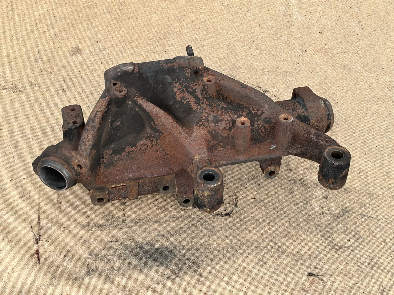 Claas Lexion 780 Kolektor Wydechowy Mercedes R5421421009 OM502 - Egzoz manifoldu - Biçerdöver: fotoğraf 1 Claas Lexion 780 Kolektor Wydechowy Mercedes R5421421009 OM502 - Egzoz manifoldu - Biçerdöver: fotoğraf 1