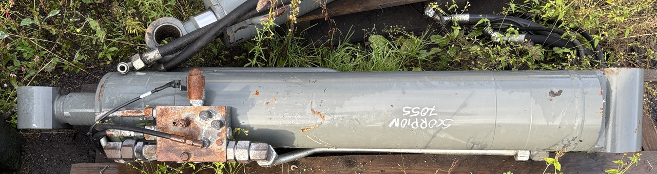 Claas Scorpion 7055 Siłownik Podnoszenia 0013048390   00 1304 839 0 - Hidrolik silindir - Teleskopik yükleyici: fotoğraf 1 Claas Scorpion 7055 Siłownik Podnoszenia 0013048390   00 1304 839 0 - Hidrolik silindir - Teleskopik yükleyici: fotoğraf 1