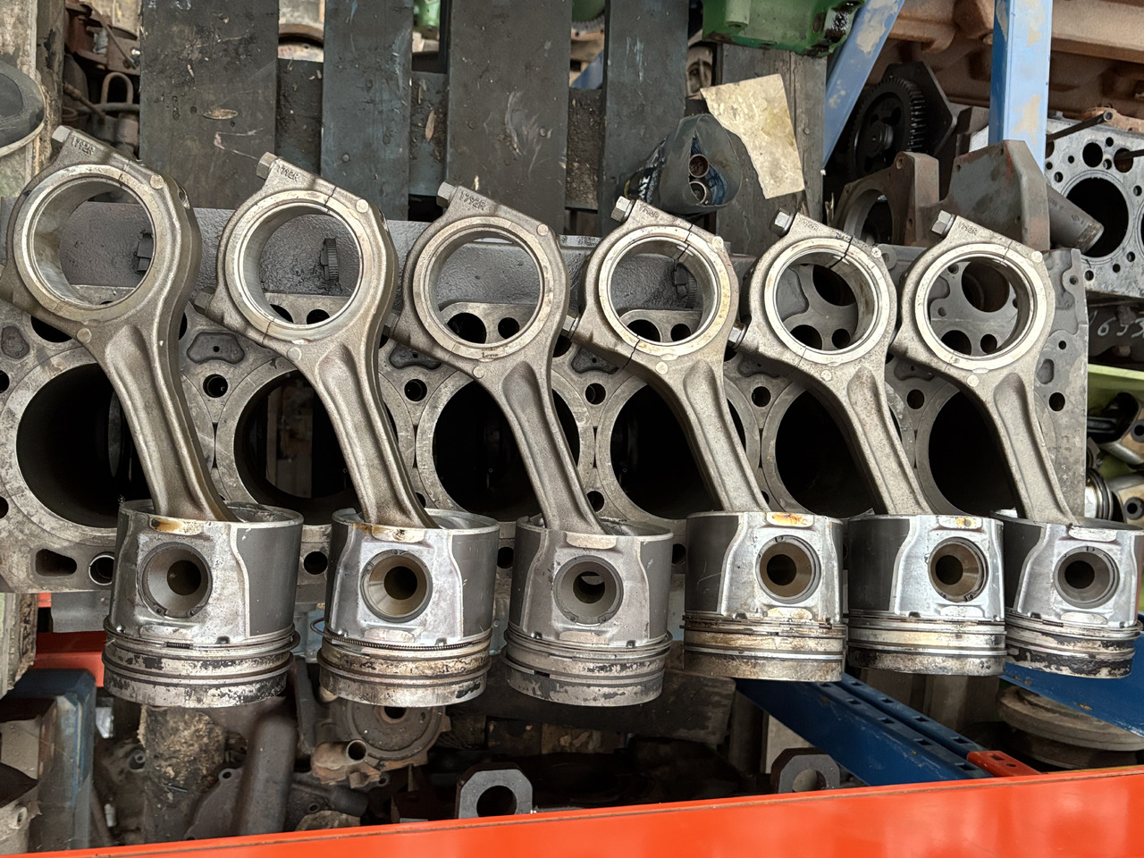 Deutz 04901791 Korbowód Korbowody 1792R - Çubuk bağlantı - İş makinaları: fotoğraf 1 Deutz 04901791 Korbowód Korbowody 1792R - Çubuk bağlantı - İş makinaları: fotoğraf 1