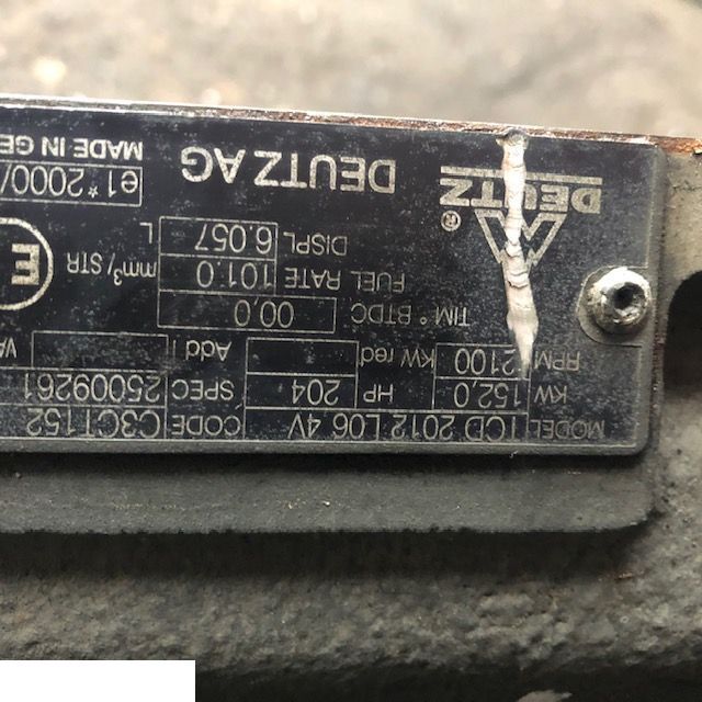 Deutz TCD 2012 L06 4V - Głowica Cylindrów - Blok başlığı - Tarım araçları: fotoğraf 1 Deutz TCD 2012 L06 4V - Głowica Cylindrów - Blok başlığı - Tarım araçları: fotoğraf 1