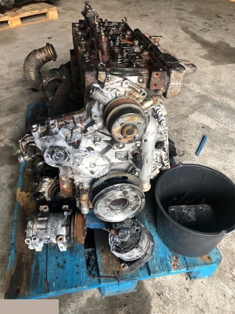 Deutz TCD 3.6 L4 - Głowica Wał Blok Cylindrów Wałek Rozrządu - Blok başlığı - Tarım araçları: fotoğraf 3 Deutz TCD 3.6 L4 - Głowica Wał Blok Cylindrów Wałek Rozrządu - Blok başlığı - Tarım araçları: fotoğraf 3