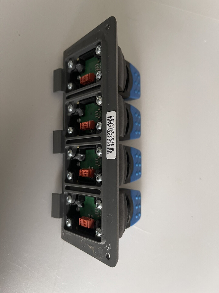 FRNDT F931.970.160.080-klawisze hydrauliki/komfortmoduł Fendt Vario - Hidrolik - Tarım araçları: fotoğraf 2 FRNDT F931.970.160.080-klawisze hydrauliki/komfortmoduł Fendt Vario - Hidrolik - Tarım araçları: fotoğraf 2