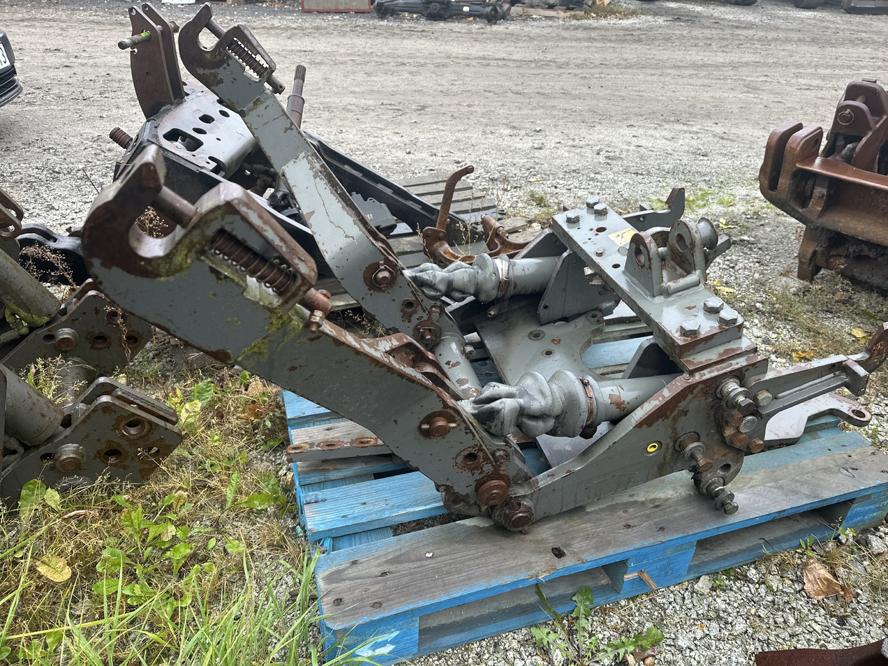 Fendt 309 - 312 przedni tuz przedni podnośnik - Traktör ön yükleyici: fotoğraf 1 Fendt 309 - 312 przedni tuz przedni podnośnik - Traktör ön yükleyici: fotoğraf 1