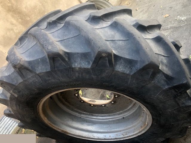 JCB Fastrack - Koła 480/70 R30 - Komple tekerlek - Tarım araçları: fotoğraf 1 JCB Fastrack - Koła 480/70 R30 - Komple tekerlek - Tarım araçları: fotoğraf 1