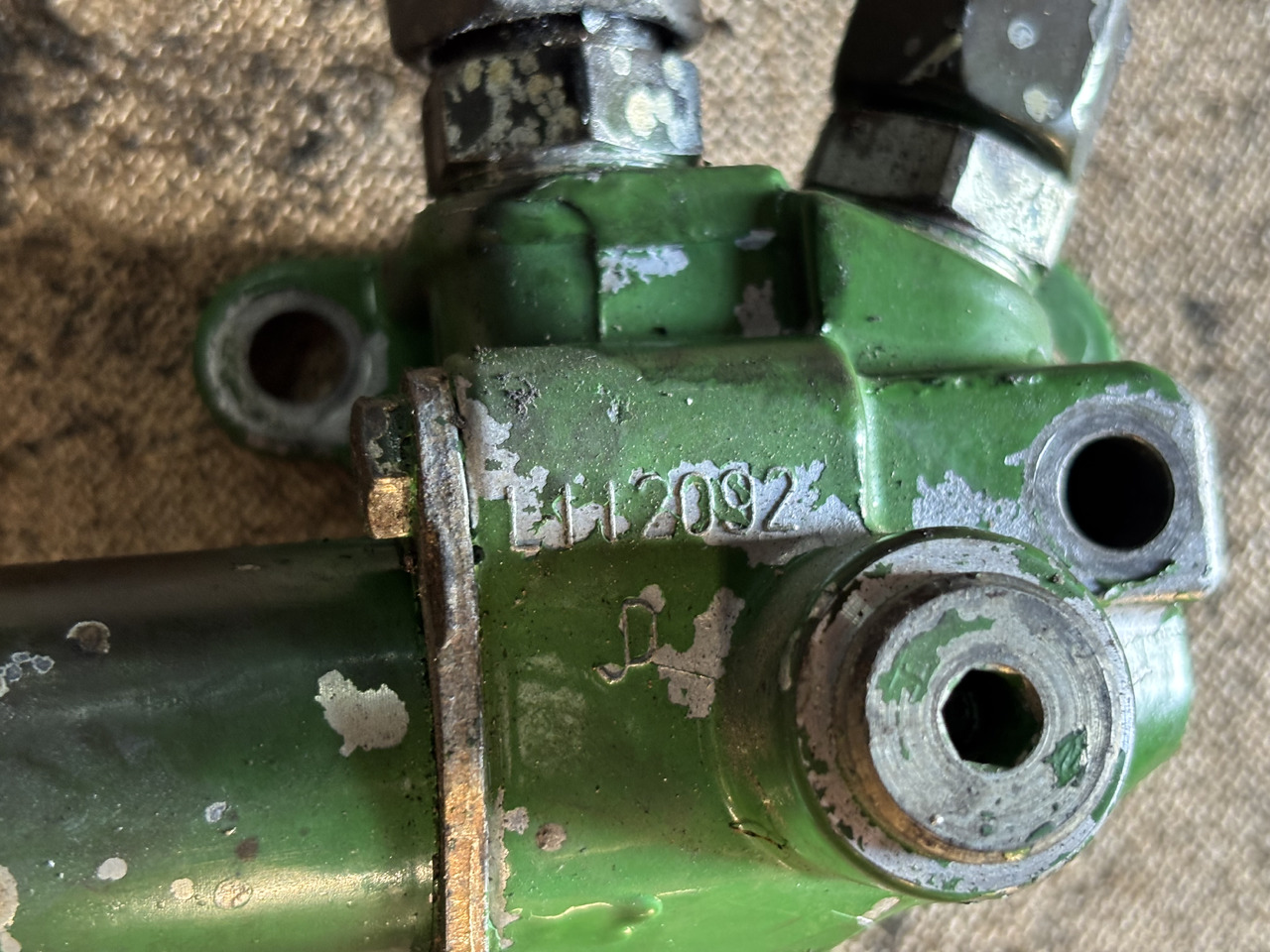 John Deere 6010 6110 6210 6506 6600 Obudowa zaworu elektromagnetycznego L112092 - Hidrolik Valf - Tarım araçları: fotoğraf 2 John Deere 6010 6110 6210 6506 6600 Obudowa zaworu elektromagnetycznego L112092 - Hidrolik Valf - Tarım araçları: fotoğraf 2