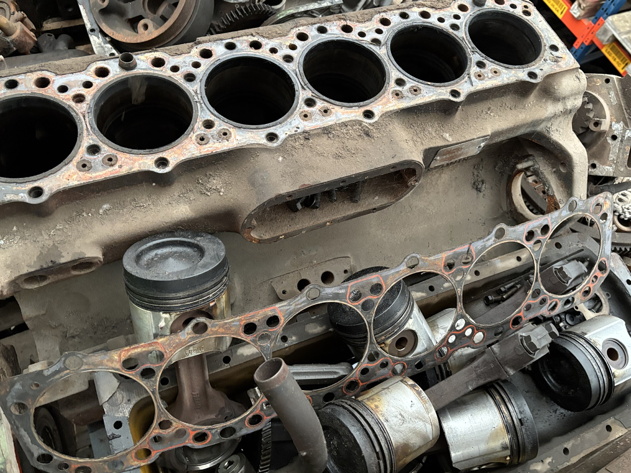 John Deere 6076 R109777 R109780 R109805 R109806 Cylinder Tłoki CZĘŚCI - Silindirler bloku - Tarım araçları: fotoğraf 3 John Deere 6076 R109777 R109780 R109805 R109806 Cylinder Tłoki CZĘŚCI - Silindirler bloku - Tarım araçları: fotoğraf 3