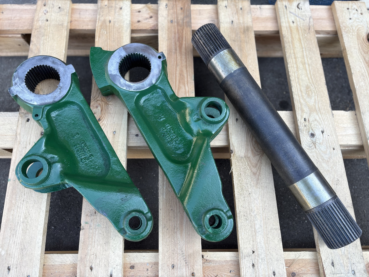 John Deere 6800 6900 7000 Wałek + ramiona podnośnika komplet R126713 L100694 - Çeki kolu - Tarım araçları: fotoğraf 3 John Deere 6800 6900 7000 Wałek + ramiona podnośnika komplet R126713 L100694 - Çeki kolu - Tarım araçları: fotoğraf 3