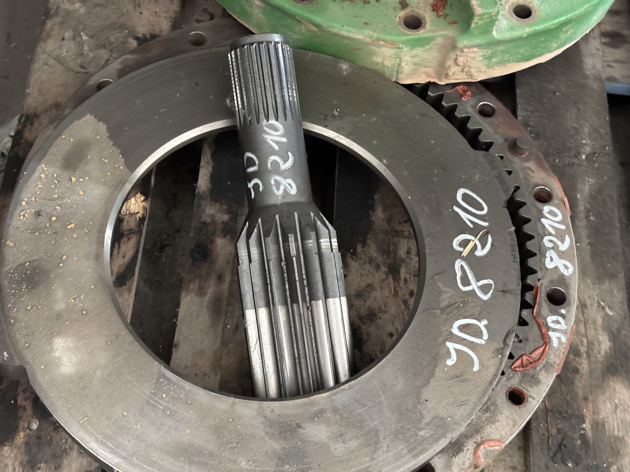 John Deere 8330 8370 Zwolnica Tylna Obudowa Wał R156486 R174225 R156486 R314670 R296985 R560119 - Yürüyüş motoru - Tarım araçları: fotoğraf 2 John Deere 8330 8370 Zwolnica Tylna Obudowa Wał R156486 R174225 R156486 R314670 R296985 R560119 - Yürüyüş motoru - Tarım araçları: fotoğraf 2