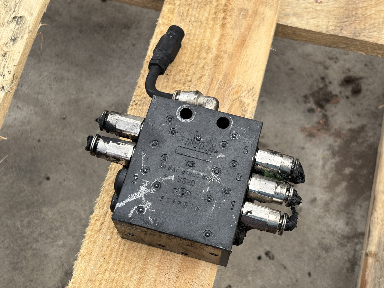 John Deere 8600 Rozdzielacz Hydrauliczny - Hidrolik Valf - Tarım araçları: fotoğraf 1 John Deere 8600 Rozdzielacz Hydrauliczny - Hidrolik Valf - Tarım araçları: fotoğraf 1