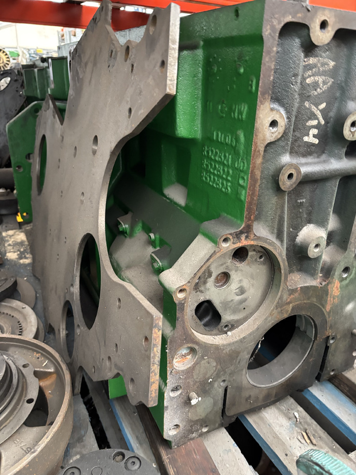 John Deere R522821 R522822 522823 Blok Silnika - Silindirler bloku - Tarım araçları: fotoğraf 2 John Deere R522821 R522822 522823 Blok Silnika - Silindirler bloku - Tarım araçları: fotoğraf 2
