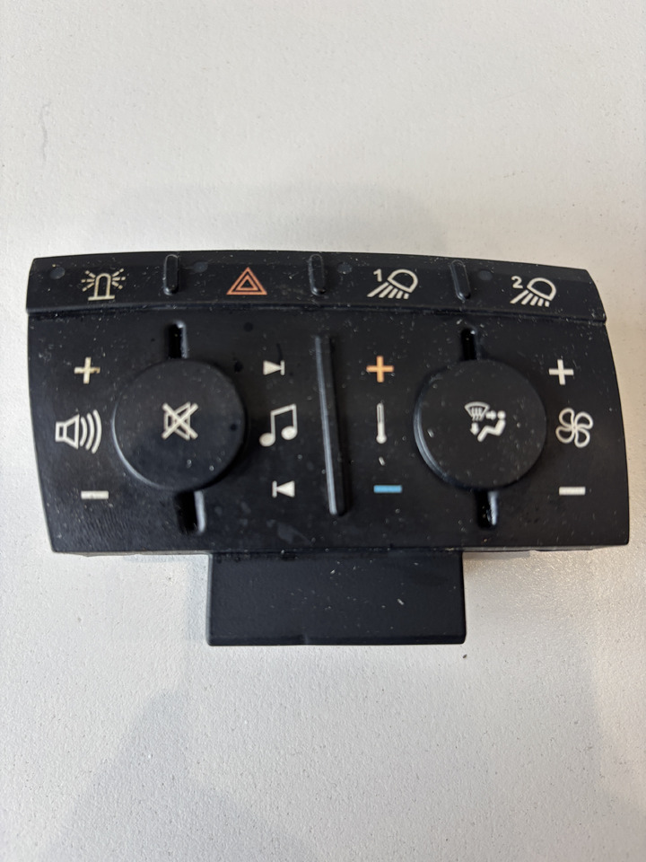 John Deere seria 6000 7000 8000 R - moduł panel radia nawiewu RE578473 - Kabin ve iç mekan - Tarım araçları: fotoğraf 1 John Deere seria 6000 7000 8000 R - moduł panel radia nawiewu RE578473 - Kabin ve iç mekan - Tarım araçları: fotoğraf 1