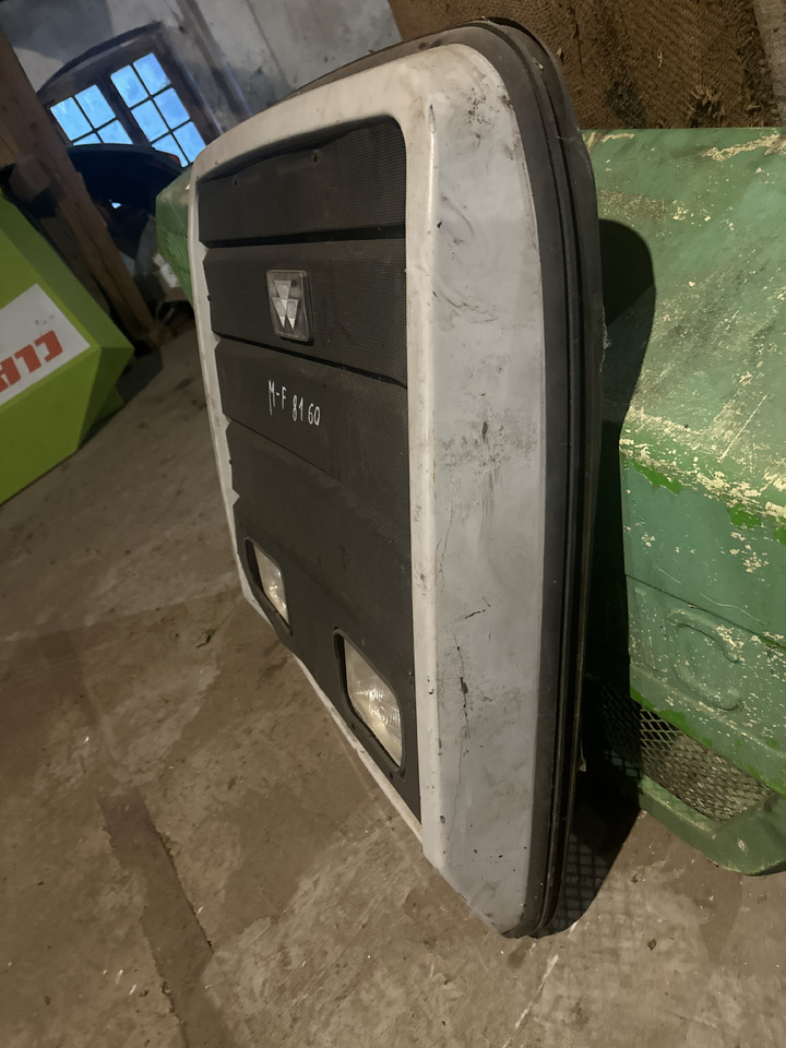 Massey Ferguson 8110 - 8180 grill maska przednia - Izgara - Tarım araçları: fotoğraf 2 Massey Ferguson 8110 - 8180 grill maska przednia - Izgara - Tarım araçları: fotoğraf 2
