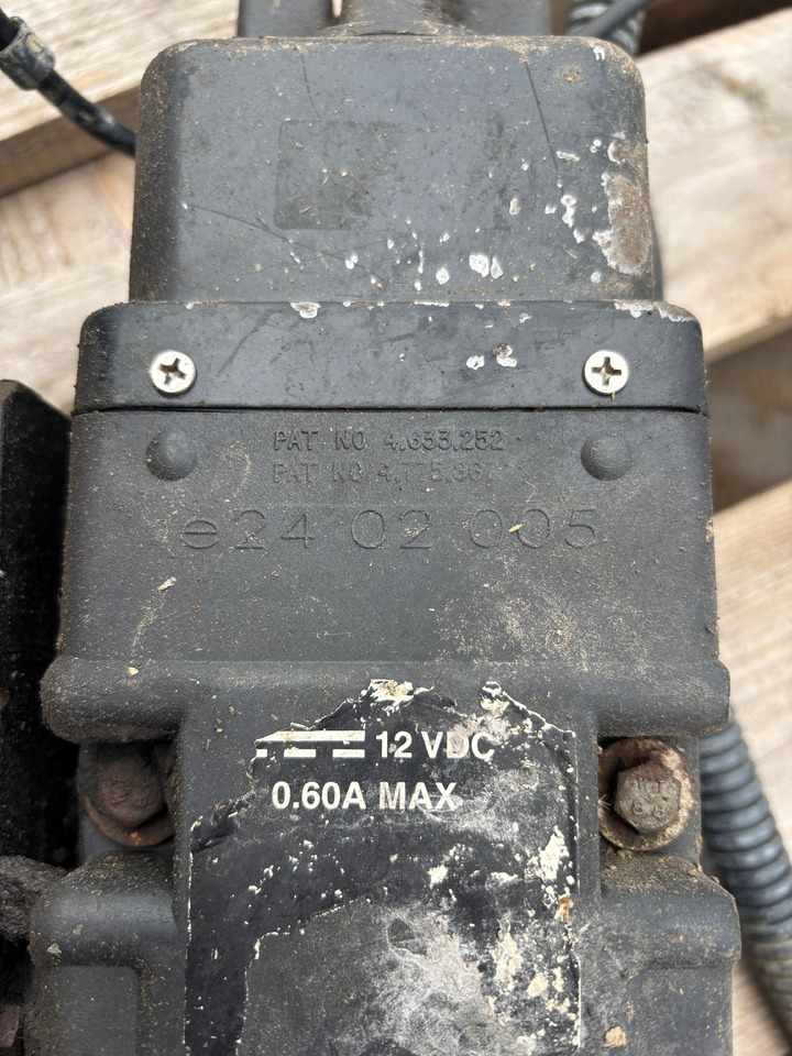 Massey Ferguson, Landini, Claas Radar Sensor Czujnik Prędkości Miernik Areału 3714290M2 - Sensör - Tarım araçları: fotoğraf 4 Massey Ferguson, Landini, Claas Radar Sensor Czujnik Prędkości Miernik Areału 3714290M2 - Sensör - Tarım araçları: fotoğraf 4
