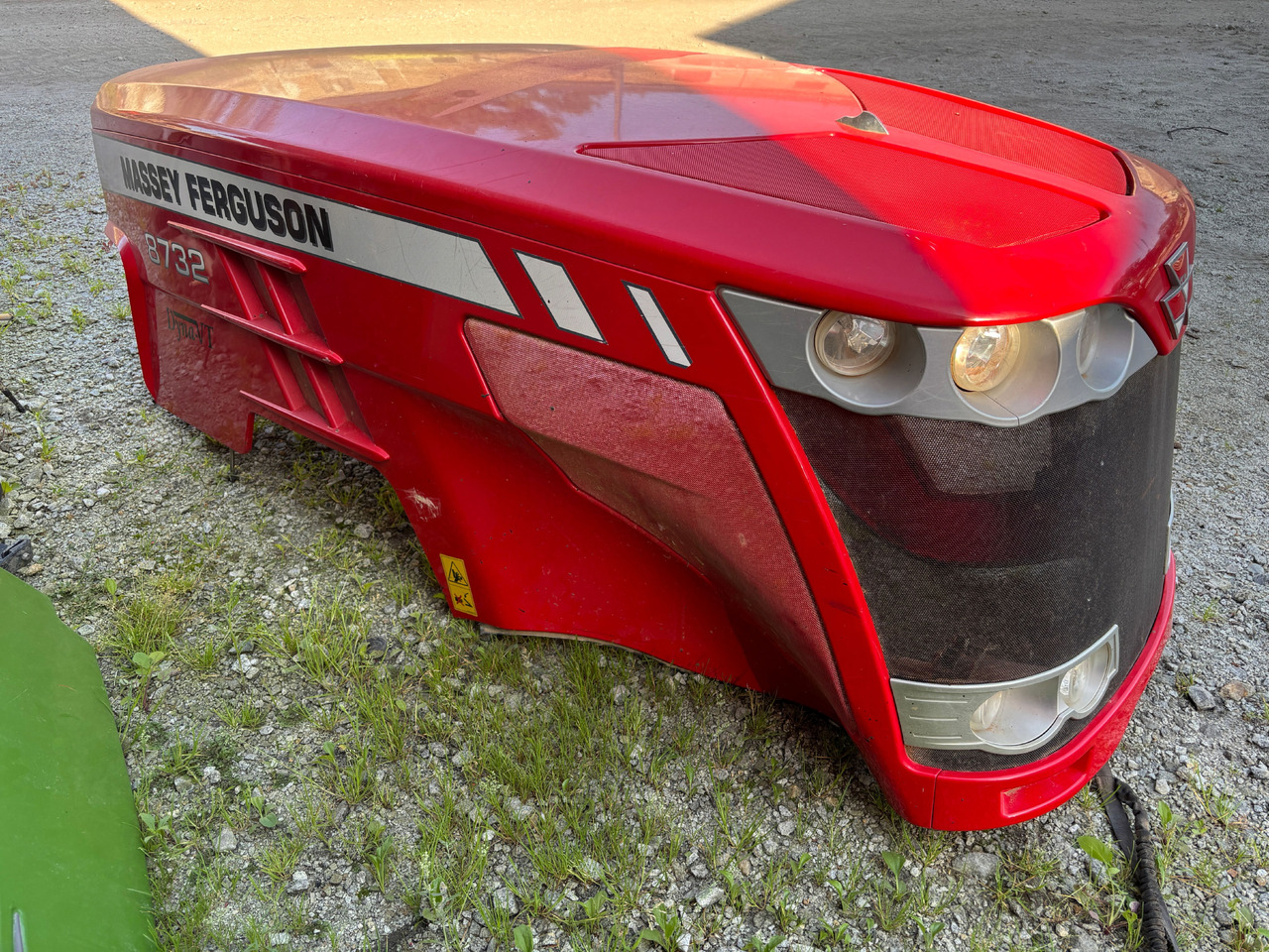 Massey Fergusson 8732 Dyna-VT - maska silnika - Kaporta - Traktör: fotoğraf 2 Massey Fergusson 8732 Dyna-VT - maska silnika - Kaporta - Traktör: fotoğraf 2