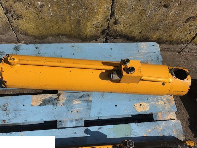 Matbro ts 280 - Siłowniki Hydraulika - Hidrolik silindir - Tarım araçları: fotoğraf 3 Matbro ts 280 - Siłowniki Hydraulika - Hidrolik silindir - Tarım araçları: fotoğraf 3