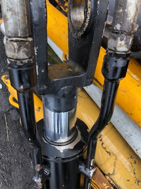 Matbro ts 280 ts 290 siłownik wychyłu łyźki - Hidrolik silindir - Tarım araçları: fotoğraf 2 Matbro ts 280 ts 290 siłownik wychyłu łyźki - Hidrolik silindir - Tarım araçları: fotoğraf 2