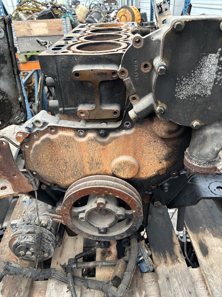 Perkins 1104D-E44T Silnik Blok Miska Olejowa Wał CZĘŚCI - Motor ve yedek parça - İş makinaları: fotoğraf 2 Perkins 1104D-E44T Silnik Blok Miska Olejowa Wał CZĘŚCI - Motor ve yedek parça - İş makinaları: fotoğraf 2