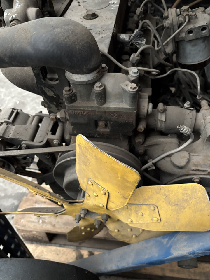 Perkins 1548/2300 Silnik Blok Kolektor Koło Pasowe Wał CZĘŚCI - Motor ve yedek parça - İş makinaları: fotoğraf 2 Perkins 1548/2300 Silnik Blok Kolektor Koło Pasowe Wał CZĘŚCI - Motor ve yedek parça - İş makinaları: fotoğraf 2