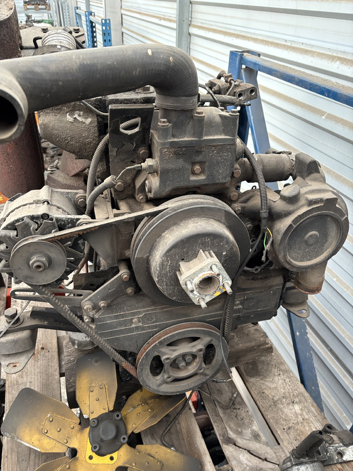 Perkins 1548/2300 Silnik Blok Kolektor Koło Pasowe Wał Pokrywa CZĘŚCI - Motor ve yedek parça - İş makinaları: fotoğraf 4 Perkins 1548/2300 Silnik Blok Kolektor Koło Pasowe Wał Pokrywa CZĘŚCI - Motor ve yedek parça - İş makinaları: fotoğraf 4