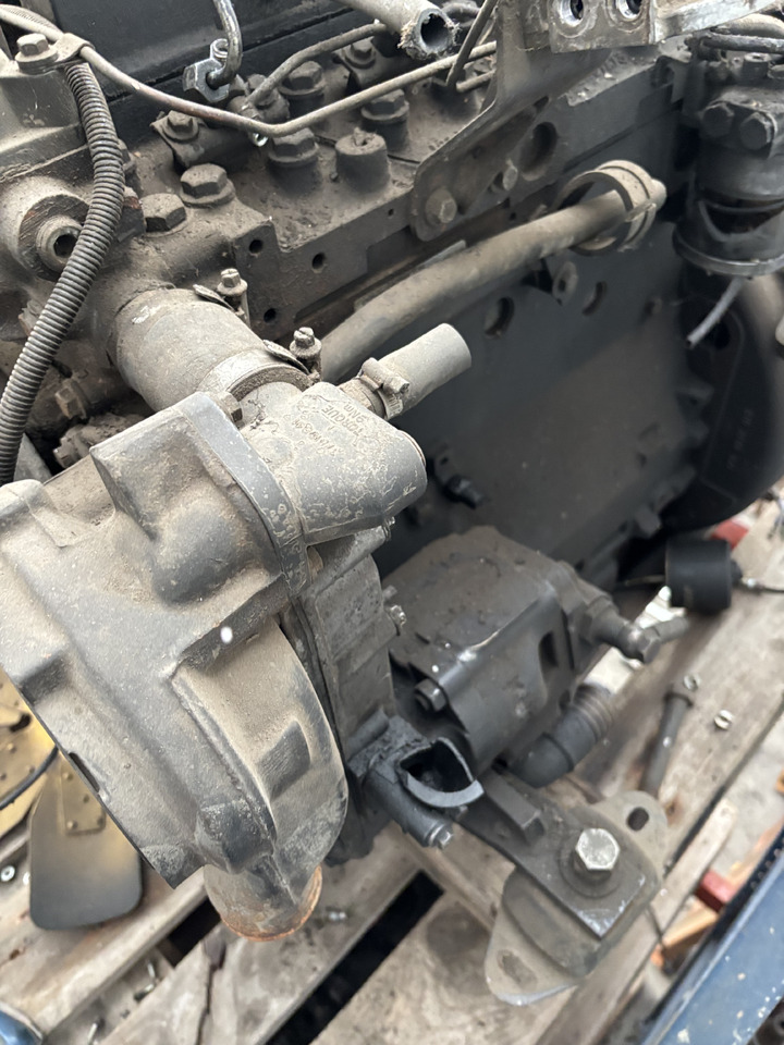 Perkins 1548/2300 Silnik Blok Kolektor Koło Pasowe Wał Pokrywa CZĘŚCI - Motor ve yedek parça - İş makinaları: fotoğraf 3 Perkins 1548/2300 Silnik Blok Kolektor Koło Pasowe Wał Pokrywa CZĘŚCI - Motor ve yedek parça - İş makinaları: fotoğraf 3