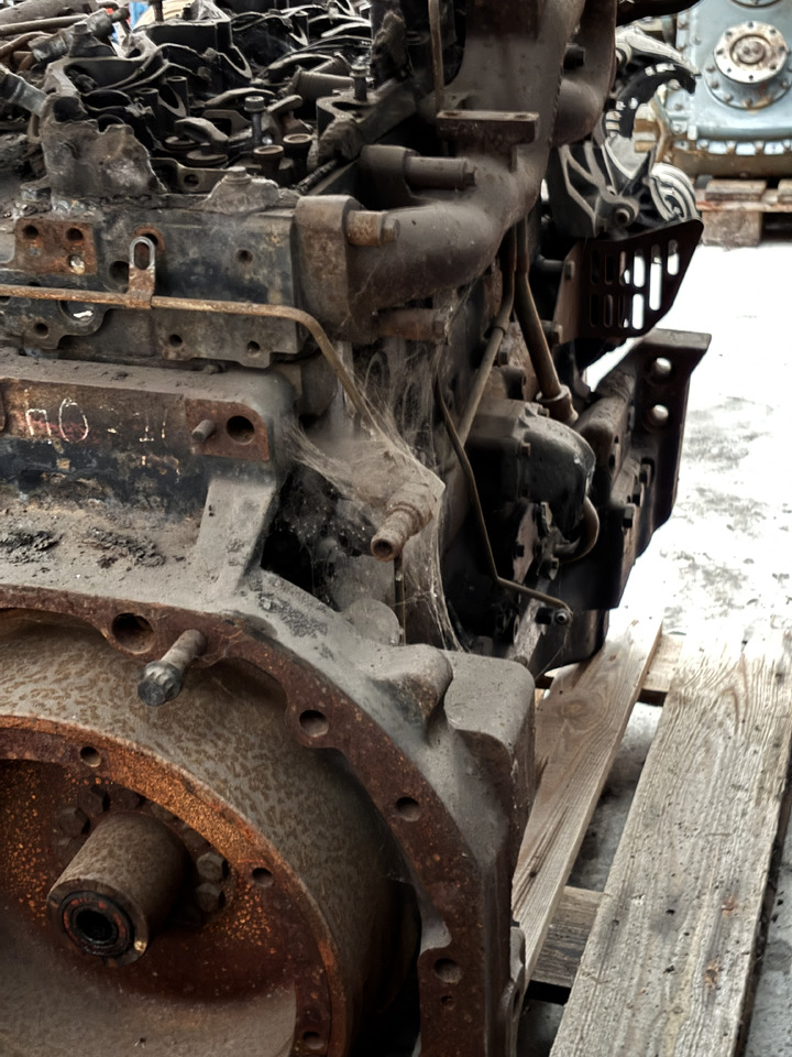 Perkins 3392/2200 Silnik Blok Wał Koło Pasowe CZĘŚCI - Motor ve yedek parça - İş makinaları: fotoğraf 4 Perkins 3392/2200 Silnik Blok Wał Koło Pasowe CZĘŚCI - Motor ve yedek parça - İş makinaları: fotoğraf 4